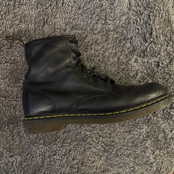 DR. MARTEN Men’s Vintage 1460 Lace Up Leather Boots - Picture 11 of 12